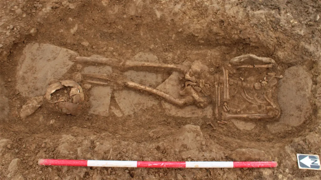 A Unique Tomb Filled with Jewellery was Discovered in A Roman Cemetery Near Wansford