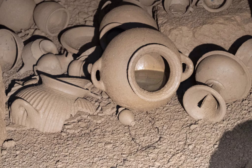 2,700-Year-Old Etruscan Tomb