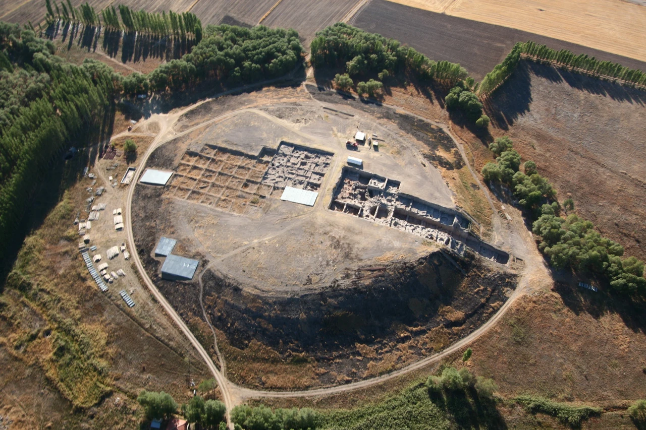 Japanese archaeologists have discovered evidence in a 4,200-year-old Bronze Age stratum that could change the history of ironworking