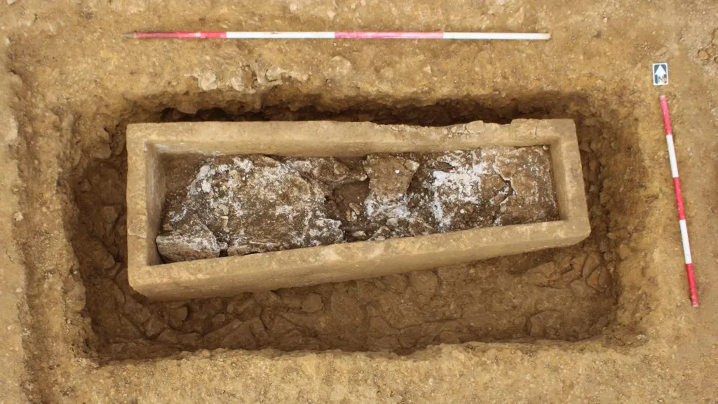 A Unique Tomb Filled with Jewellery was Discovered in A Roman Cemetery Near Wansford