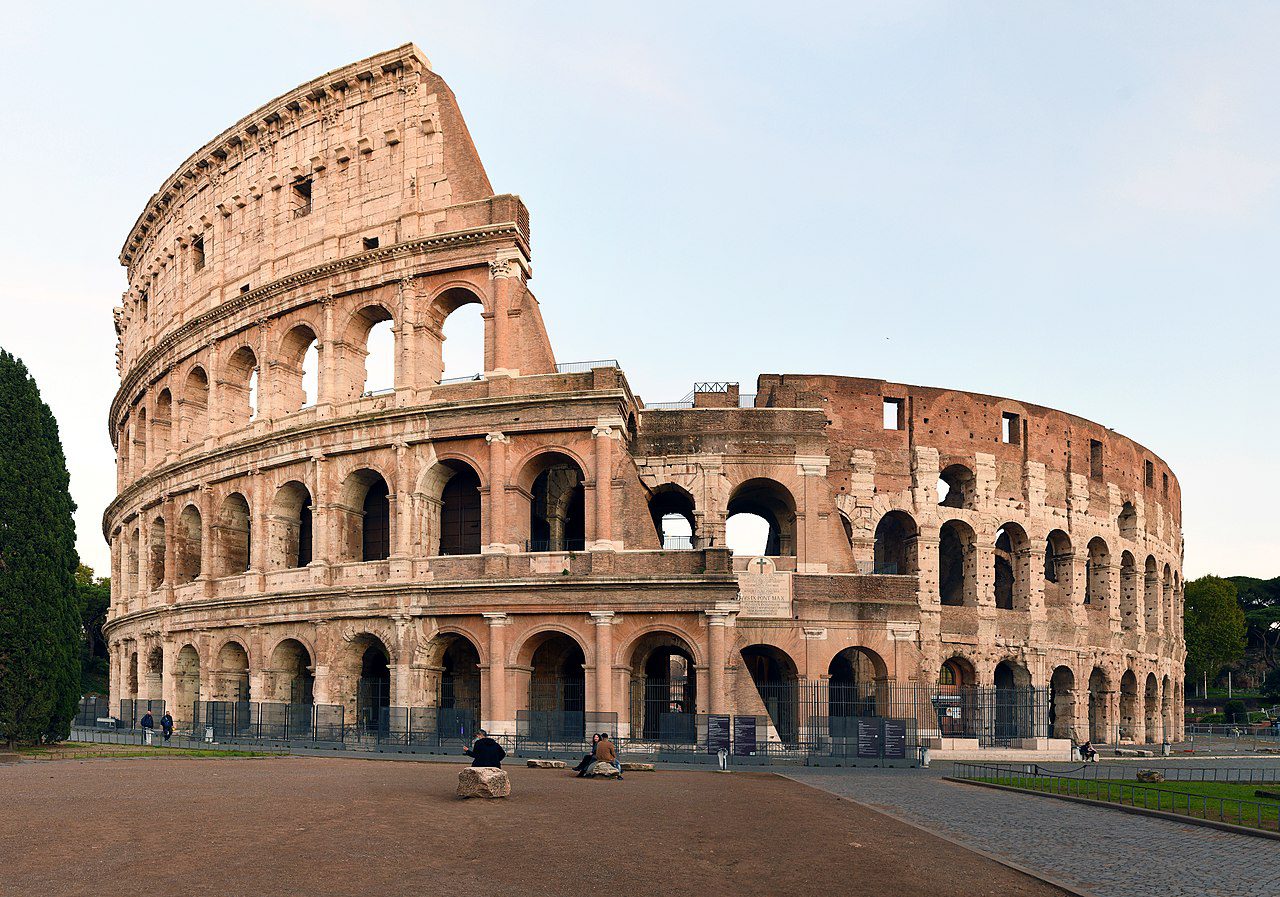 American Tourist Injured After Falling on Metal Barriers at Rome’s Colosseum