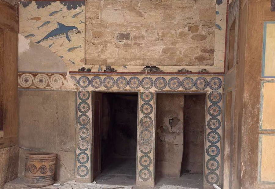 Dolphin Fresco Replica Collapses at Knossos Palace Due to Fierce Winds