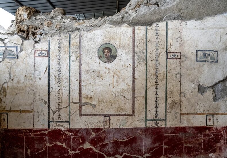 New-Pompeii-Discovery-Reveals-a-Family’s-Final-Moments-in-the-Wake-of-Vesuvius’-Eruption