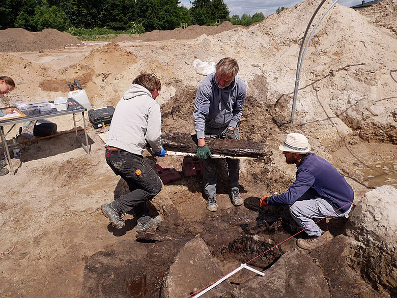 1,600-Year-Old Roman-Era Tomb Unearthed in Germany May Reveal Secrets of a Germanic Warrior
