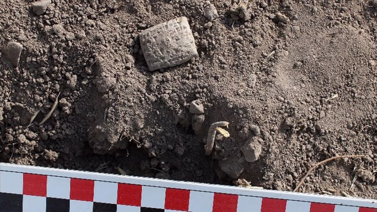 Rare Hittite Omen Tablet Discovered in Ancient City of Samuha, Türkiye