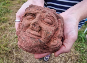 Remarkable Carved Stone Head Unearthed in Orkney’s Skaill Farm Excavation