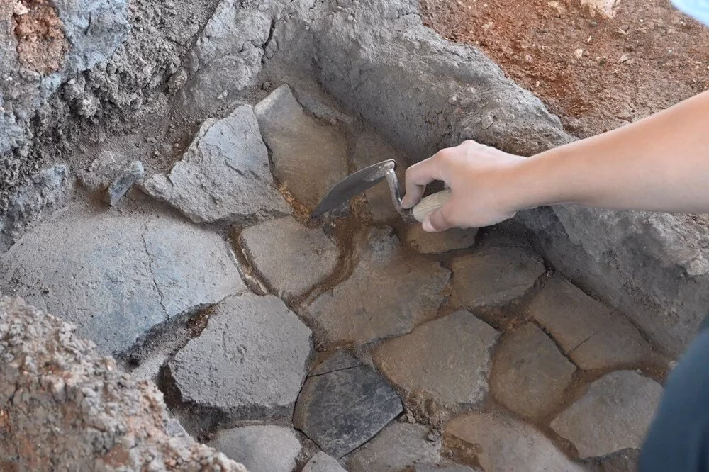 Unearthing a 5,200-Year-Old Response to Drought at Küllüoba, Turkey