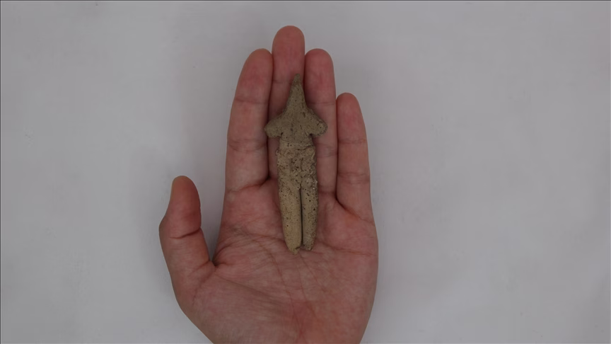 8,000-Year-Old Fox-Clad Male Figurine Unearthed in Izmir, Türkiye