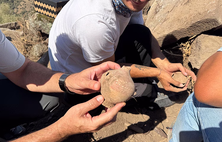 Miniature Hydriae Unearthed in Aigai: Clues to a Lost Cult of Demeter
