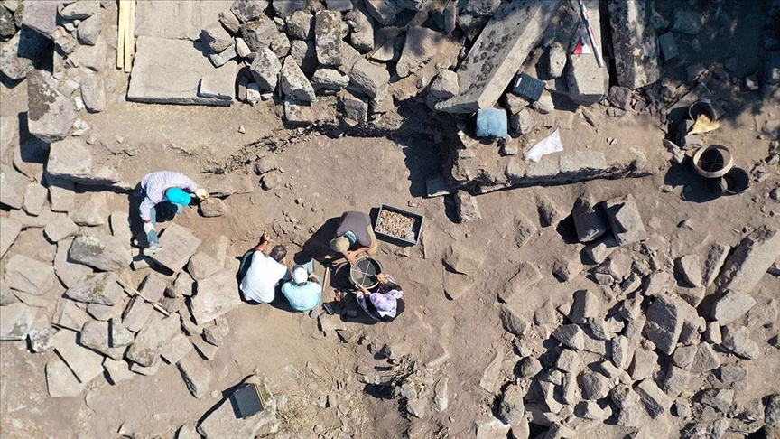Miniature Hydriae Unearthed in Aigai: Clues to a Lost Cult of Demeter