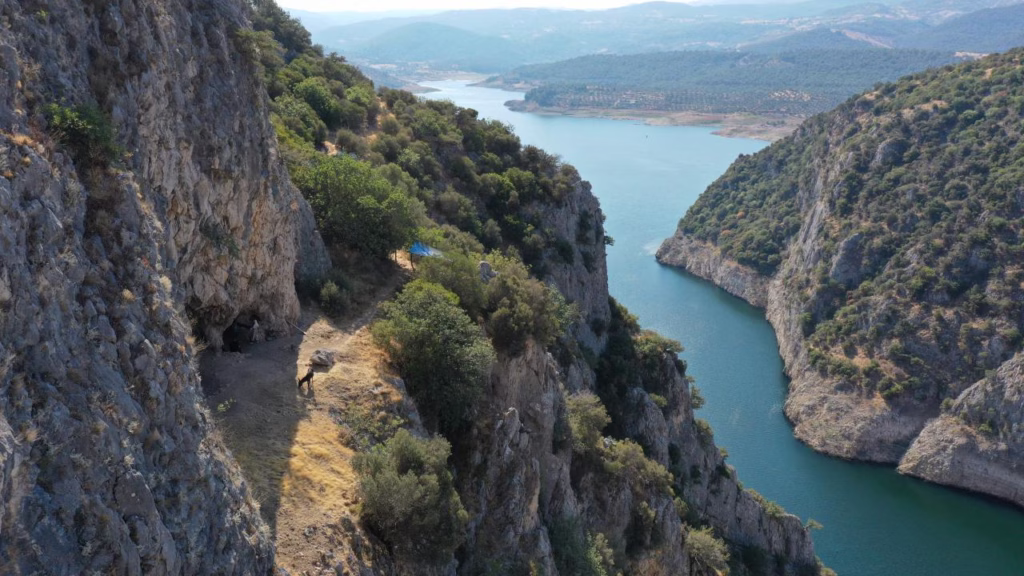 A Journey Through Time: Turkish Archaeologists Uncover 6700-Year-Old Cave Habitation