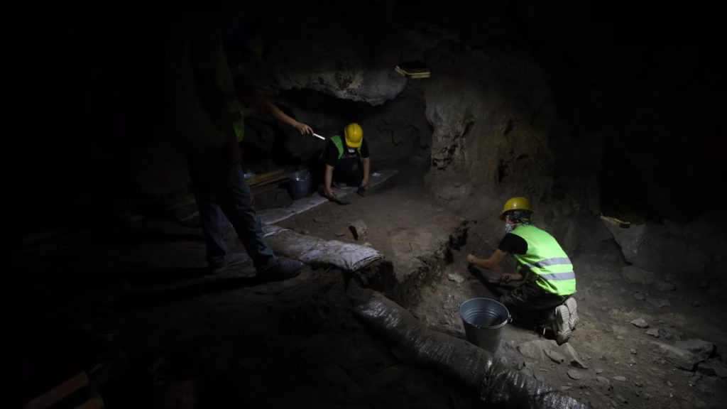 A Journey Through Time: Turkish Archaeologists Uncover 6700-Year-Old Cave Habitation
