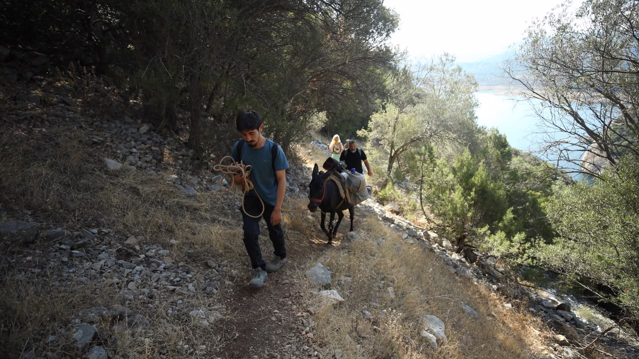 A Journey Through Time: Turkish Archaeologists Uncover 6700-Year-Old Cave Habitation