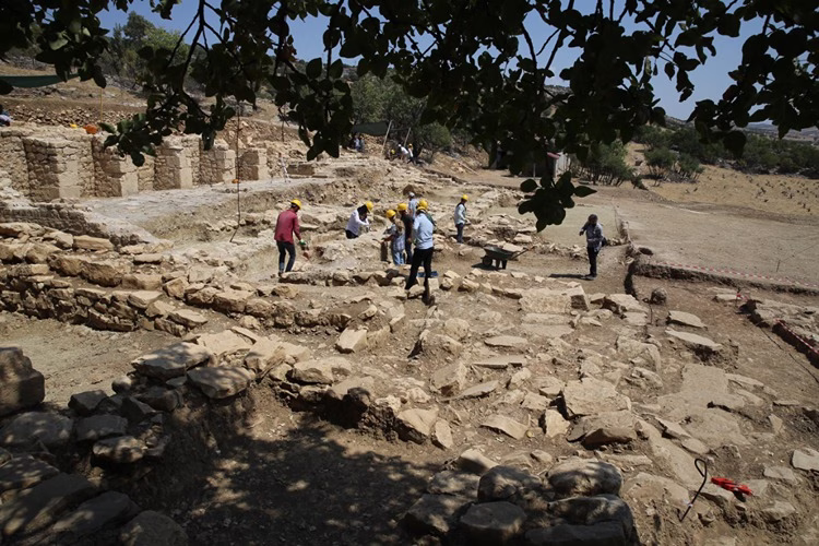 1,700-Year-Old Roman-Era Church Unearthed in Diyarbakır