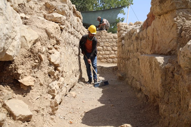 1,700-Year-Old Roman-Era Church Unearthed in Diyarbakır