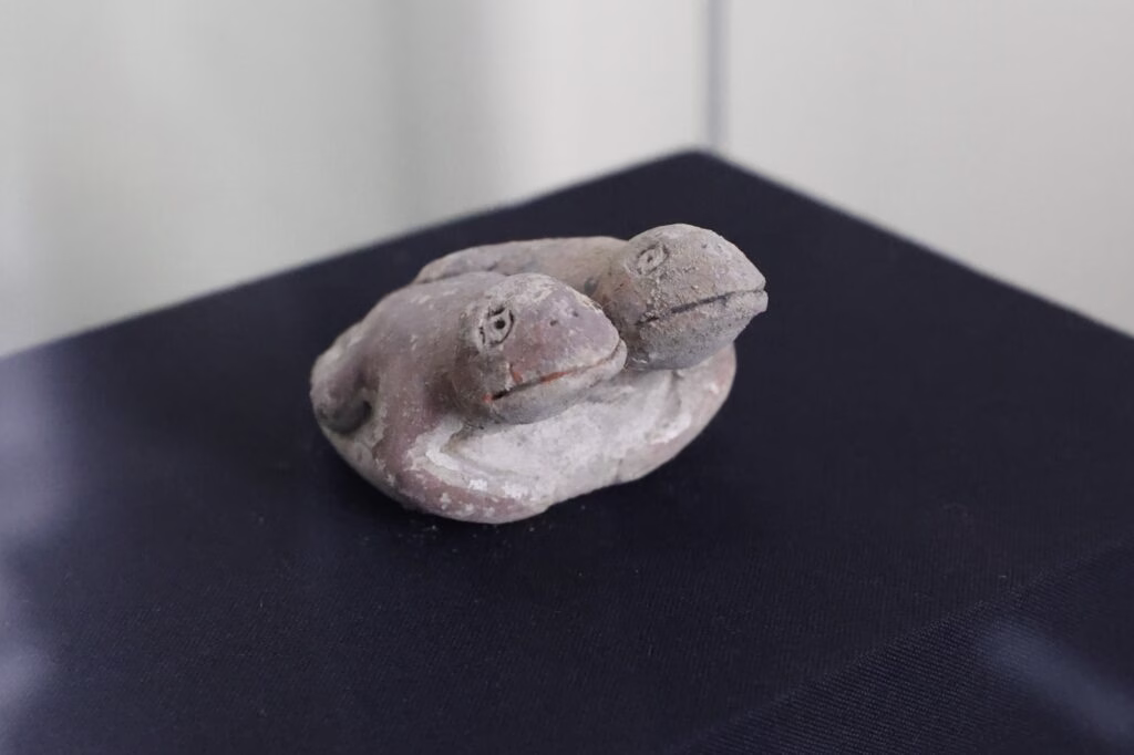 3,800-Year-Old Clay Frog Figurine Discovered in Peru: A Rare Insight into Caral Civilization