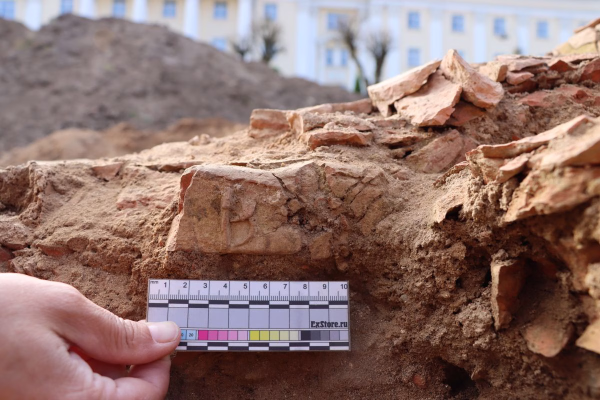 Archaeologists Unearth Rare Pre-Mongol Brick Building in the Heart of Smolensk