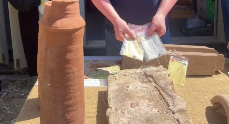 2,000-Year-Old Roman Woman’s Shoeprint: Archaeologists Revisit the Marks of the Past