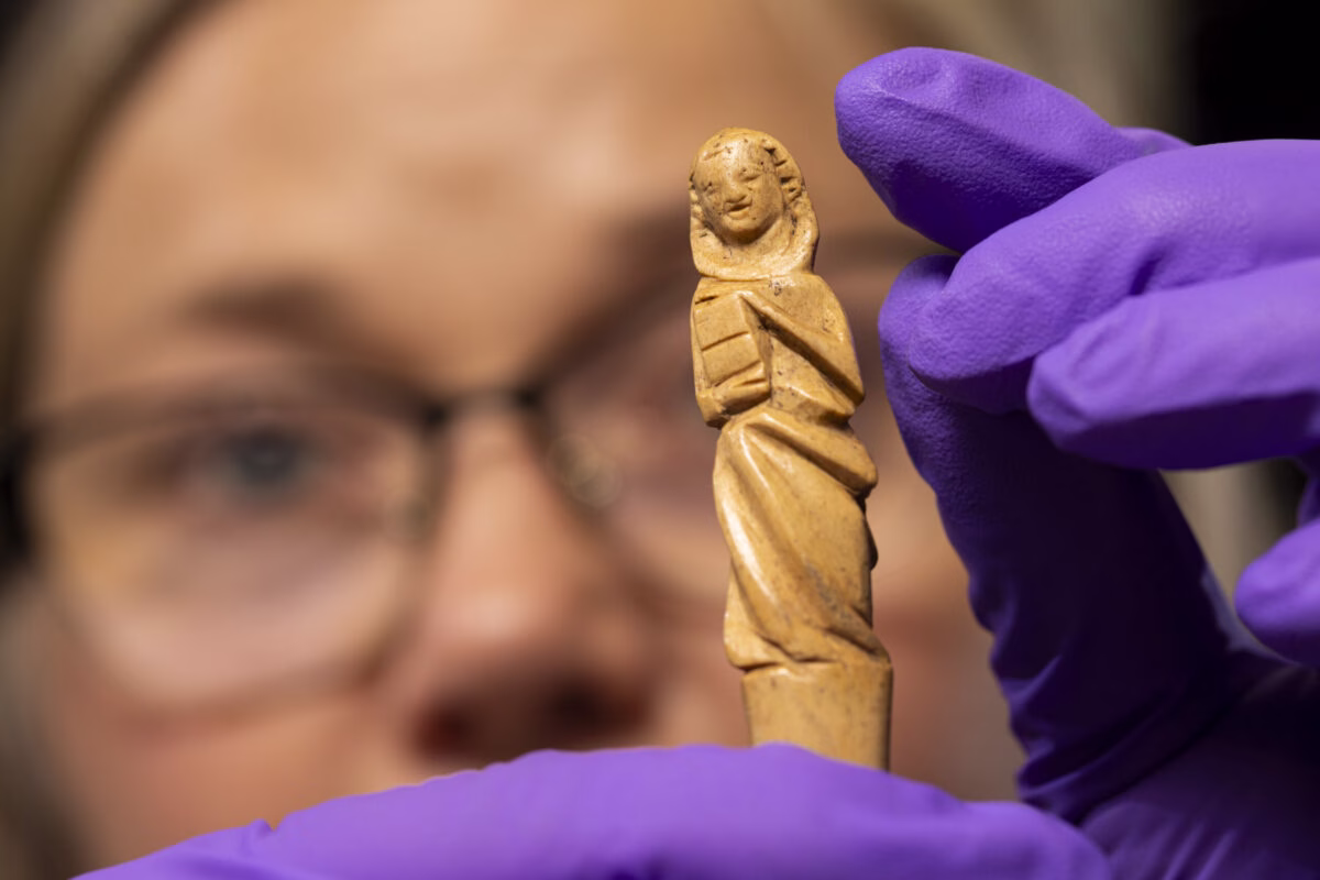 Scotland’s First Medieval Hair-Styling Tool Unearthed at Eilean Donan Castle