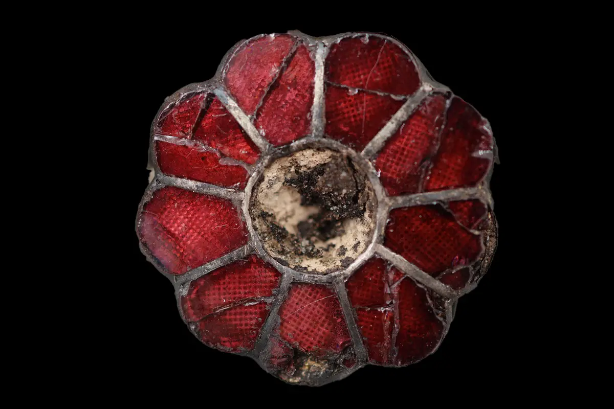 Burials Reveal Turbulent Life and Early Migrations in Pre-Bavarian Bavaria