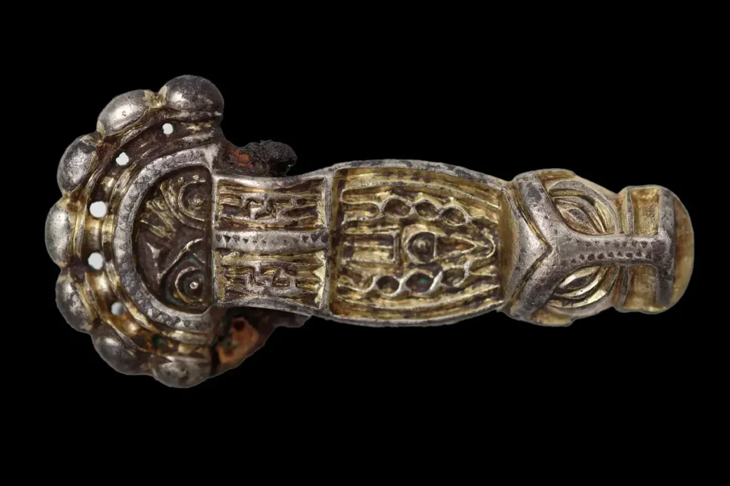 Burials Reveal Turbulent Life and Early Migrations in Pre-Bavarian Bavaria