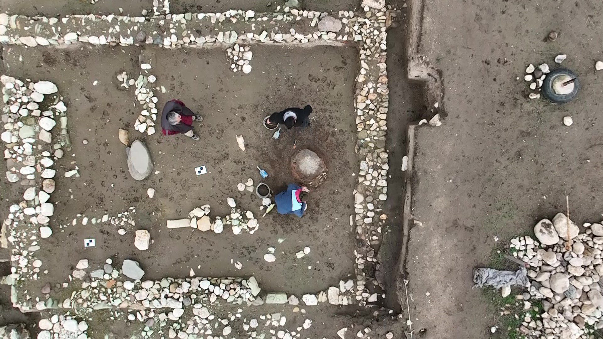 Turkish Archaeologists Unearth a 2,600-Year-Old Tandoor at Oluz Mound