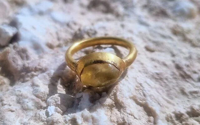 A Byzantine Pilgrimage Industry Revealed by a 1,400-Year-Old Souvenir Mold in the Judean Desert