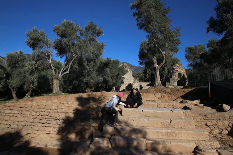 A Forgotten Route to Knowledge Reappears at Nysa: Roman Steps Leading to an Ancient Library Uncovered
