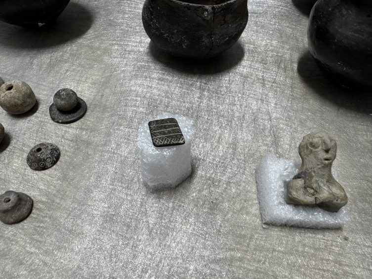 A 7,500-Year-Old Stone Seal Reveals Early Identity and Ownership in Prehistoric Anatolia