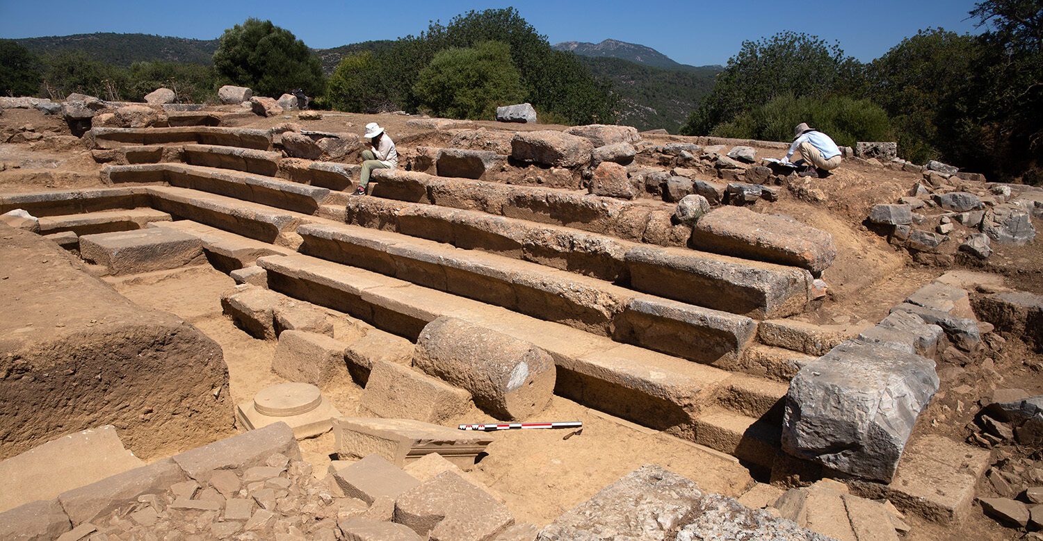 Persian Gold Hidden Beneath a Greek City: What a Hoard at Notion Reveals About Imperial Power
