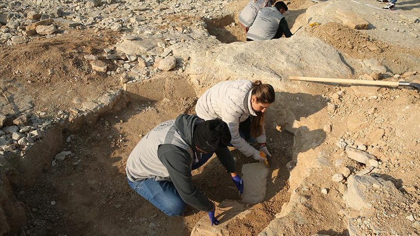 As the Euphrates Receded, Familiar Stones Emerged: Is the Taş Tepeler World Expanding?