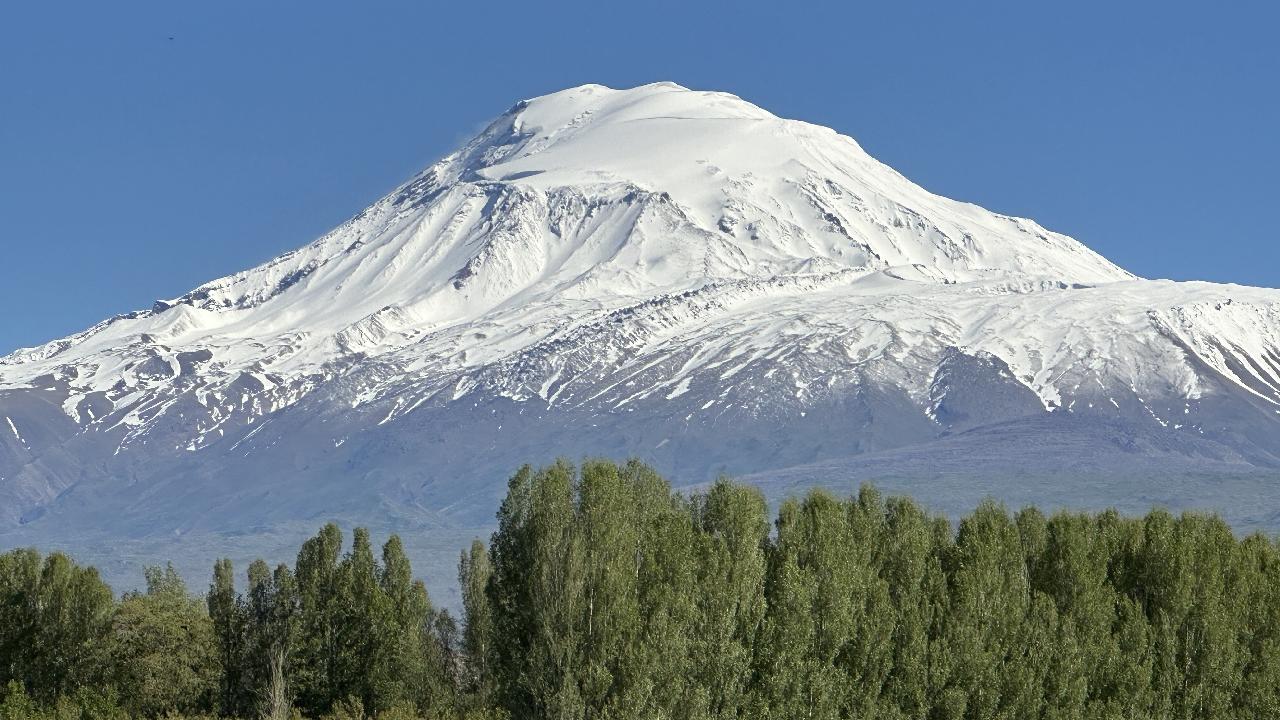Mount Ararat Between Scripture, Identity, and Scholarship: Why the Ark Debate Still Matters