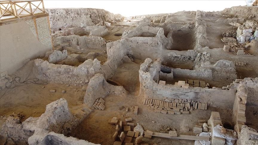 Anatolia’s Earliest Indigo-Dyed Textile Discovered at Bronze Age Beycesultan