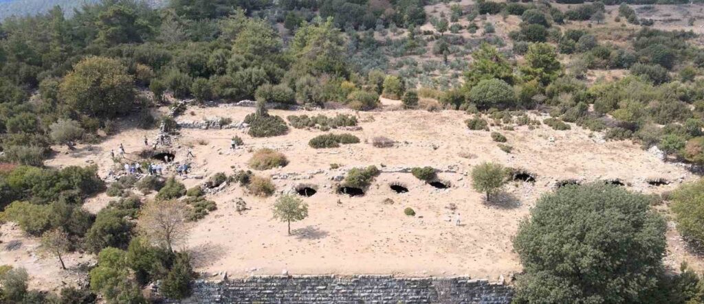 Forgotten 2,300-Year-Old City in Turkey Targeted by Looters as Excavations Remain Frozen