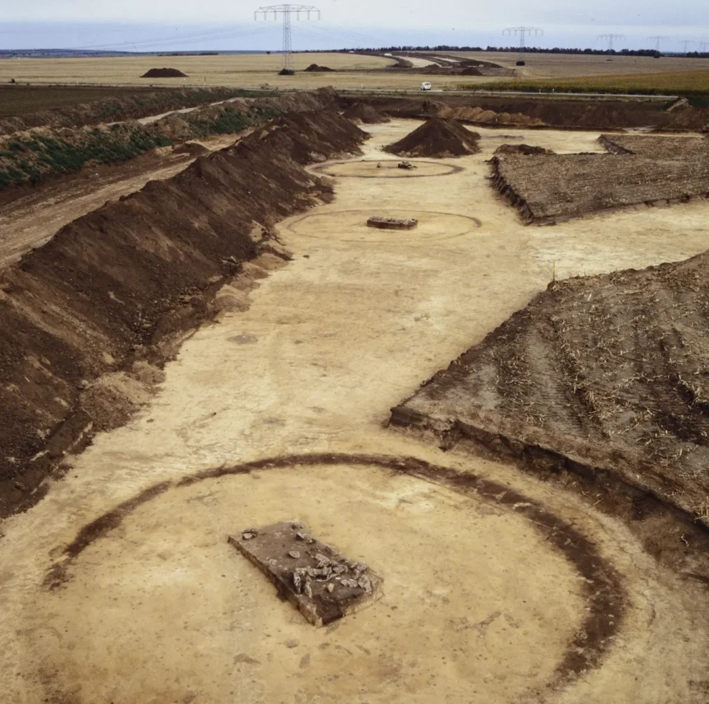 Life and Death in Bronze Age Europe Revealed Through Rare Burials
