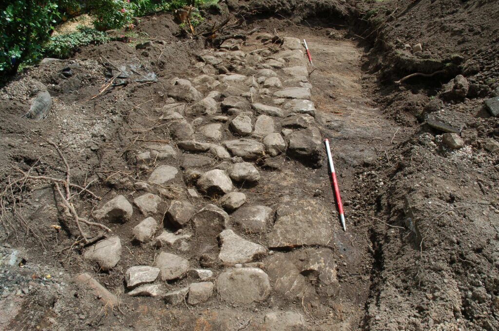 Unknown Roman Fortlet Discovered Beneath Gardens Along Scotland’s Antonine Wall