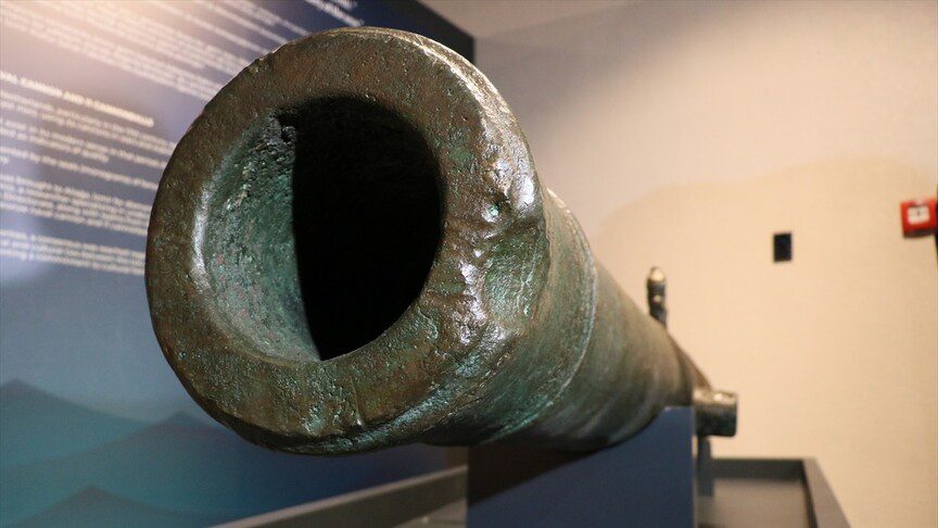 17th-Century Dutch Bronze Cannon Discovered Hidden Inside a Ship in İzmir