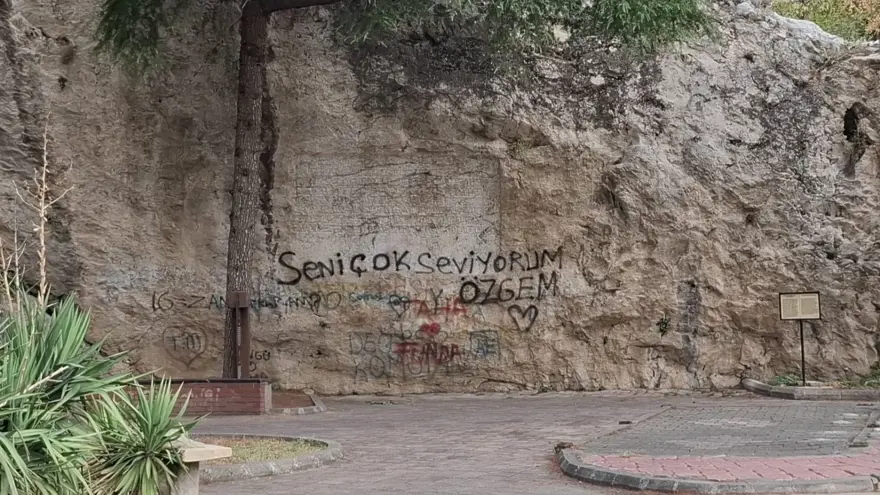 600-Year-Old Rock-Cut Ottoman Endowment Inscription Restored in Amasya, Possibly Unique Worldwide