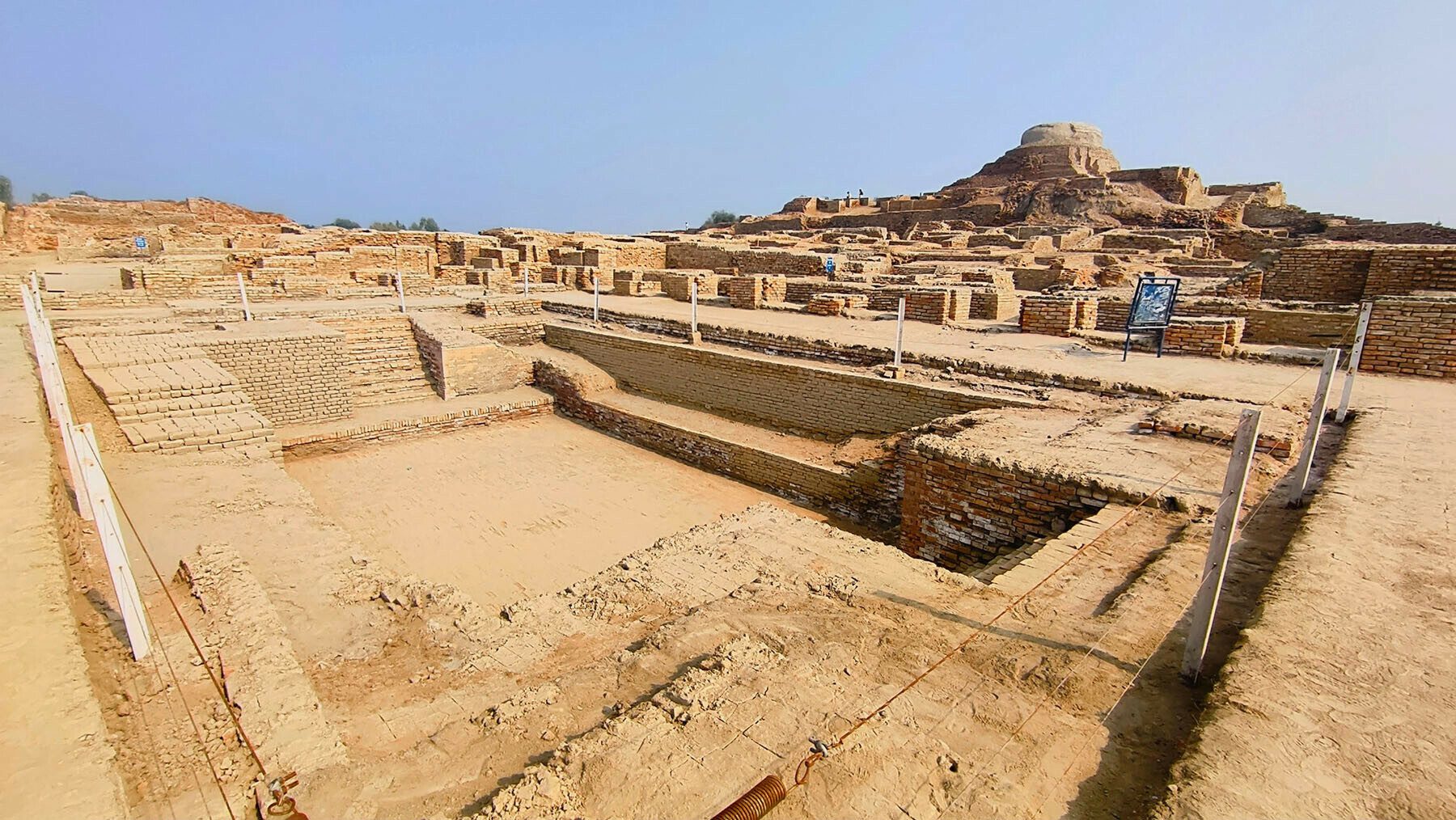New Radiocarbon Dates Reveal Mohenjo-daro’s Urban Roots Predate the Mature Harappan Phase