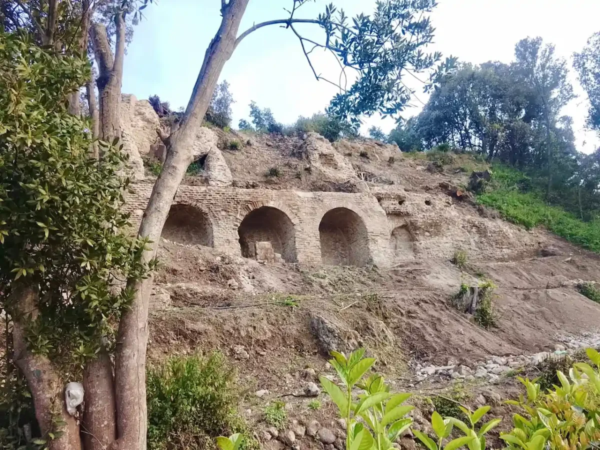 Roman Villa Linked to Cicero’s Son-in-Law Discovered on Former Camorra Property in Baiae