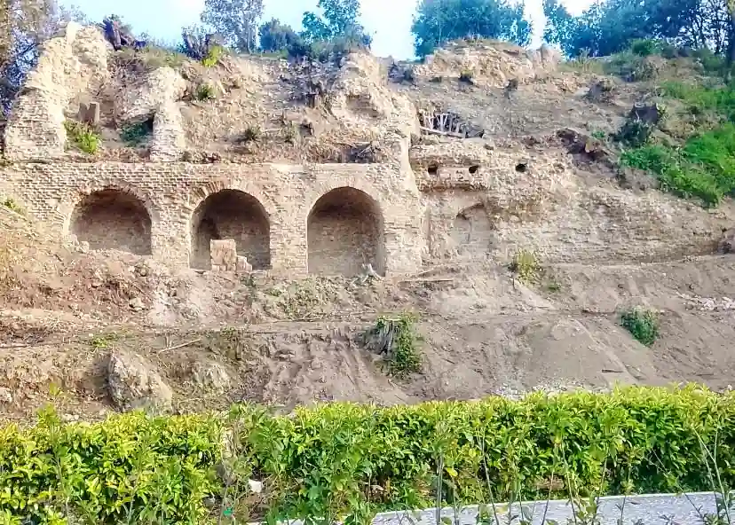 Roman Villa Linked to Cicero’s Son-in-Law Discovered on Former Camorra Property in Baiae