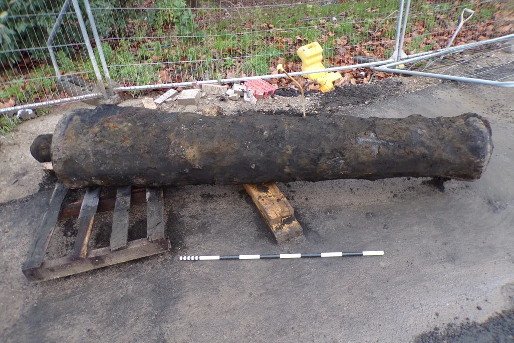 A One-Ton Cannon Found Beneath an English Park Reveals Hull’s Lost Dockside Past