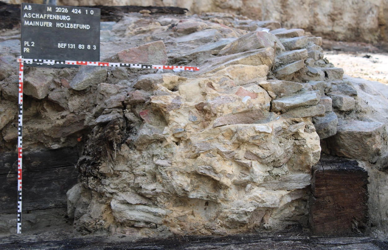 2,400-Year-Old Iron Age Structure Found Beneath German Riverbank Stuns Archaeologists