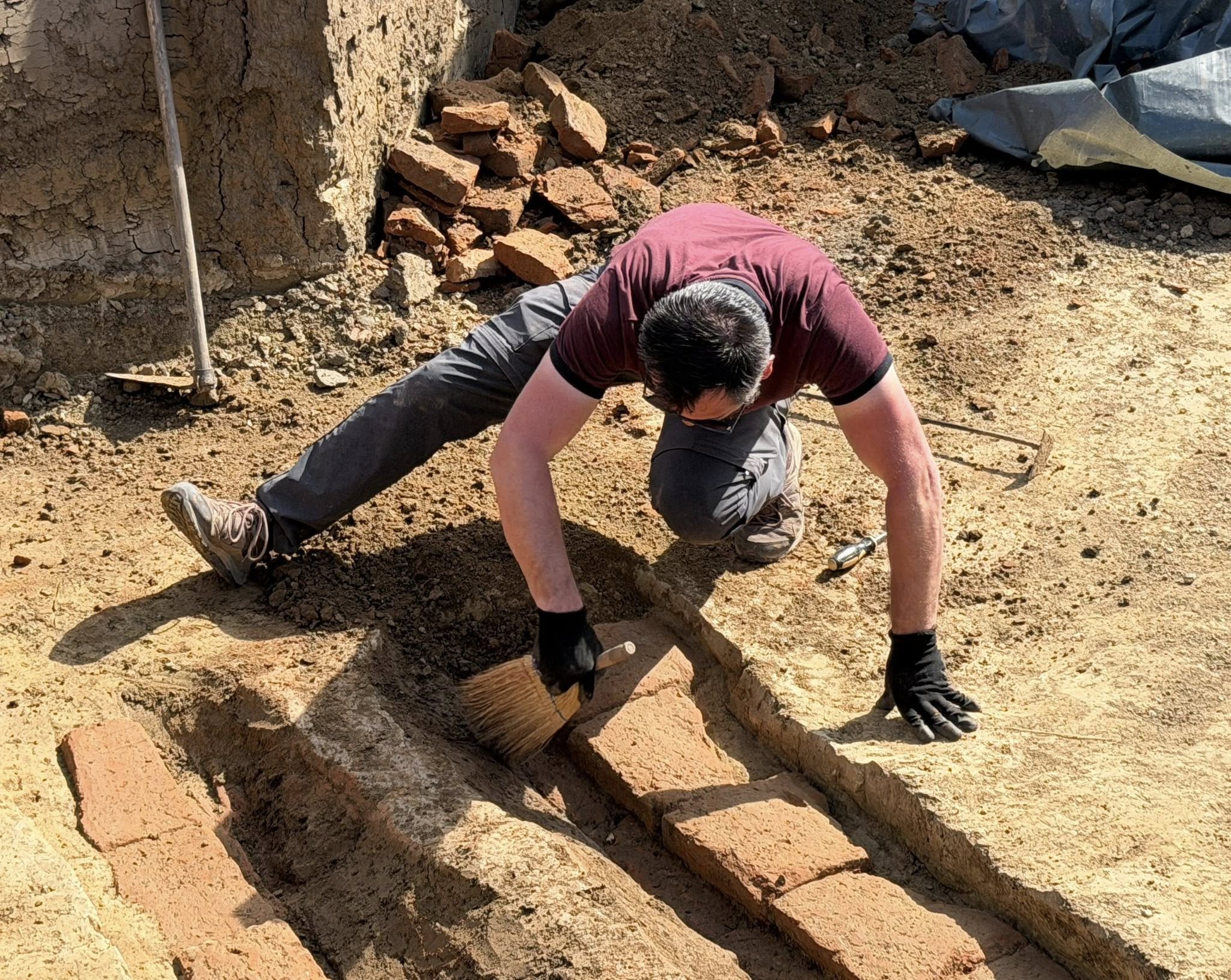 Rare Intact Roman Grave Found Beneath Croatian Market Opens a Window Into Ancient Cibalae