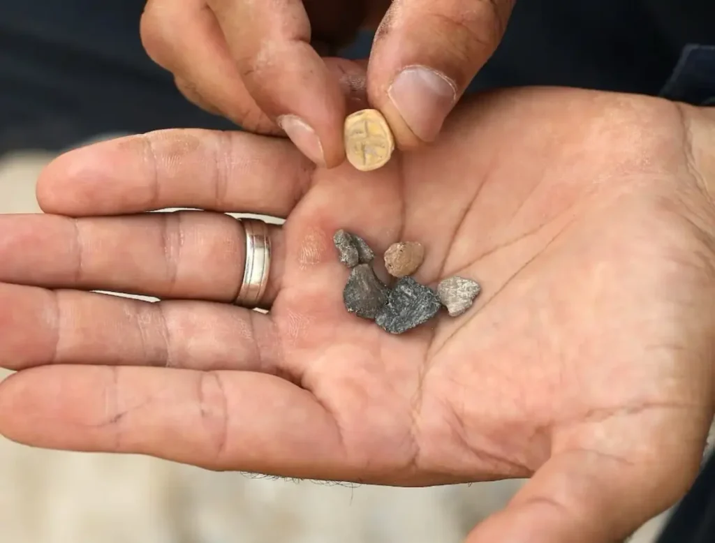 Jerusalem Researchers Look Behind Ancient Bullae to Reveal What They Once Sealed