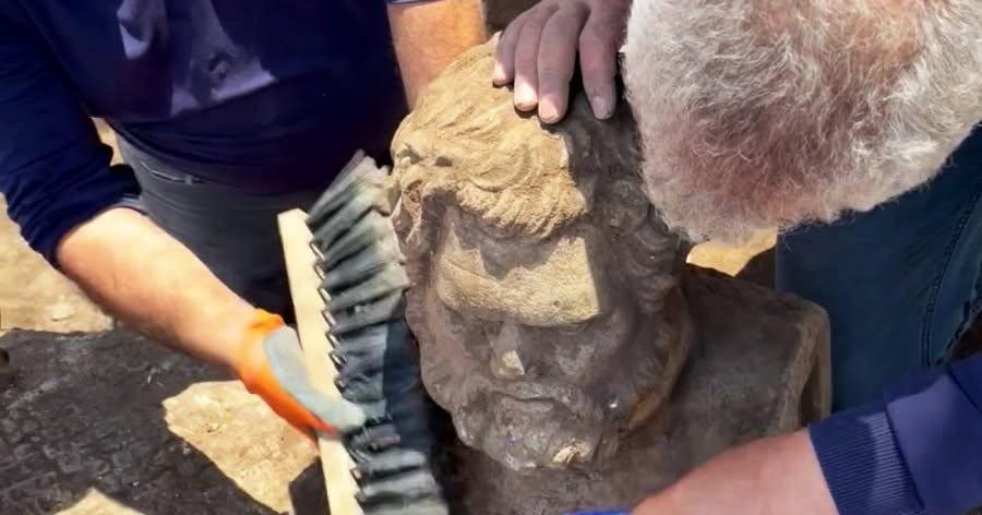 1,700-Year-Old Marble Busts Found Face Down in an Ancient Winepress Near Caesarea