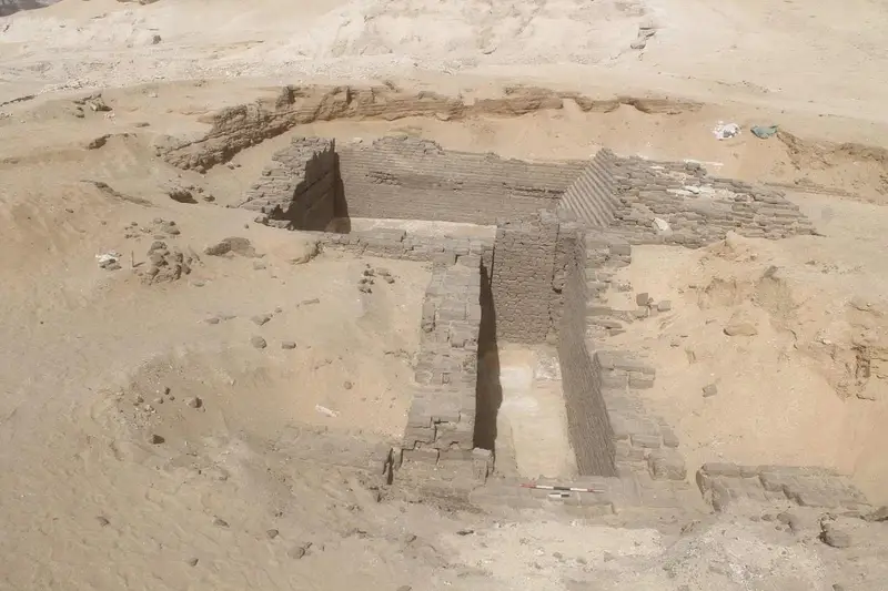 5,000-Year-Old Tombs Found in Minya May Reveal an Early Step Toward Egypt’s Pyramids