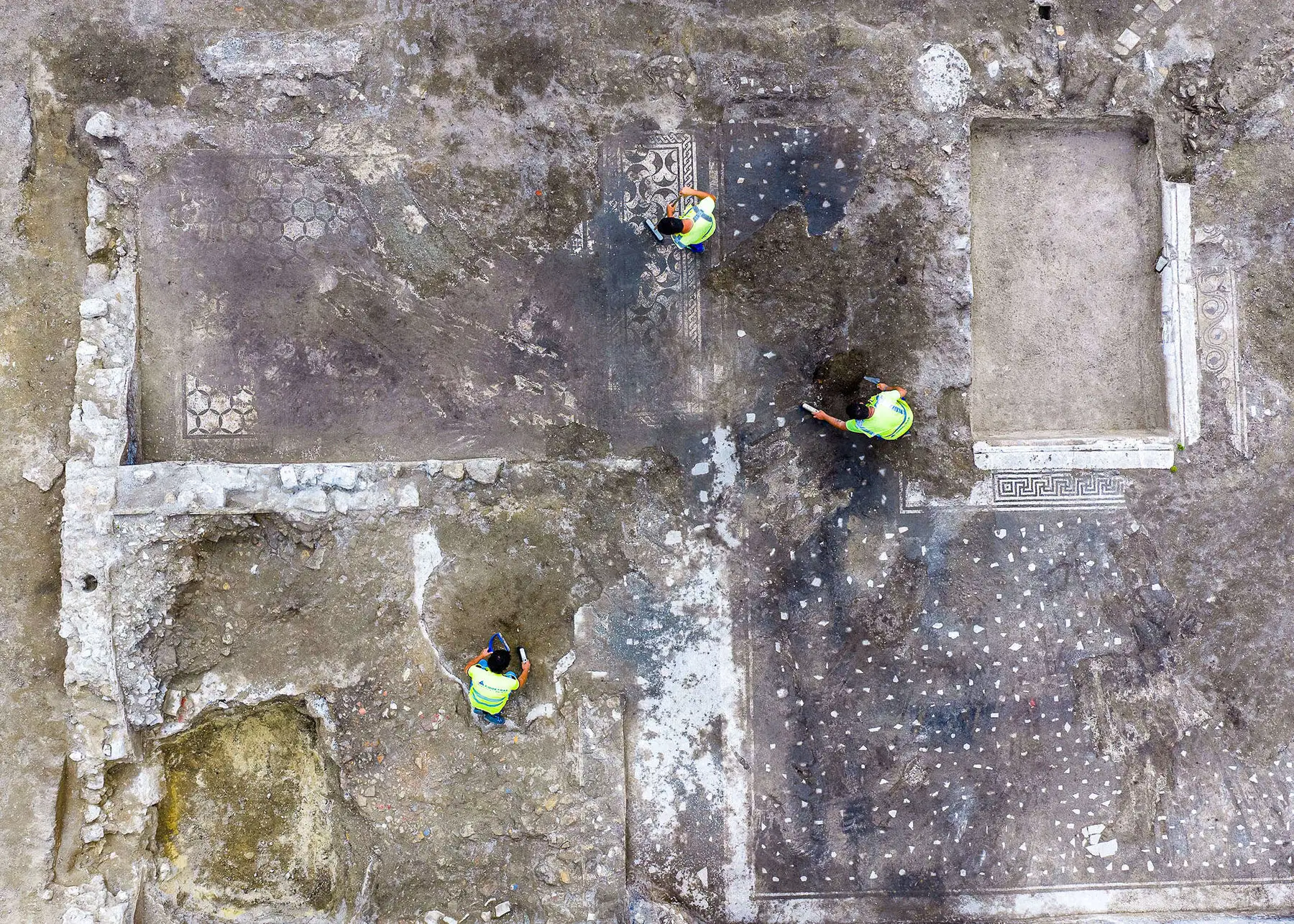 Illegal Excavation Tip Leads to Mosaic-Filled Roman Villa in Rome’s Countryside