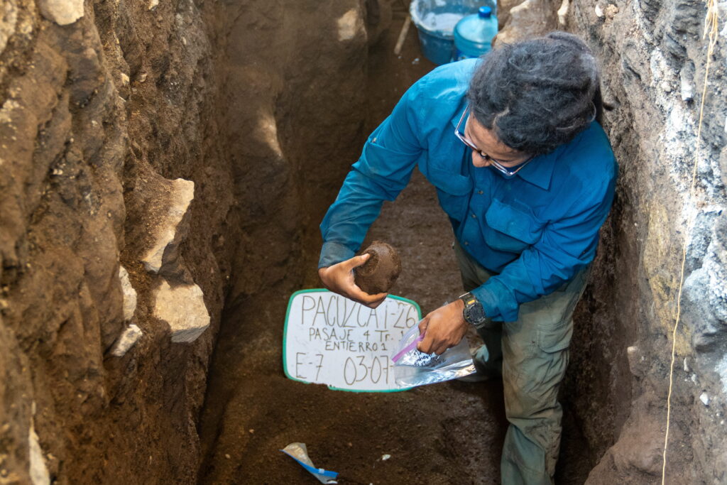 2,800-Year-Old Face-Down Burial With Turtle-Shaped Vessel Found in El Salvador