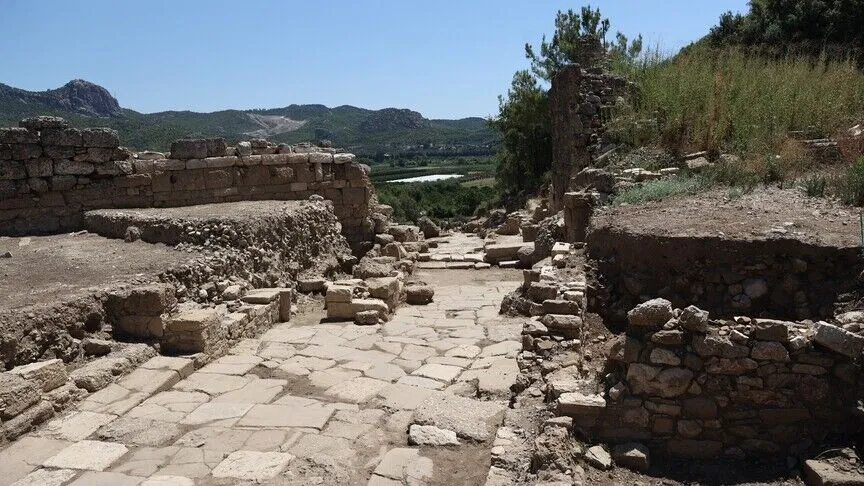 2,000-Year-Old Theatre Street Unearthed at Aspendos with Shops, Bakery and Ancient Sewer